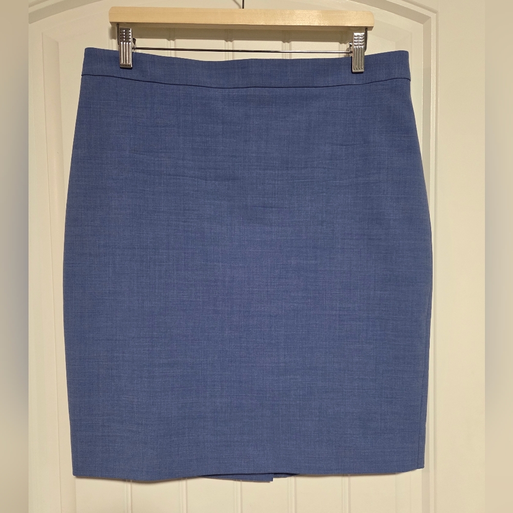 Banana Republic Lightweight Wool Pencil Skirt